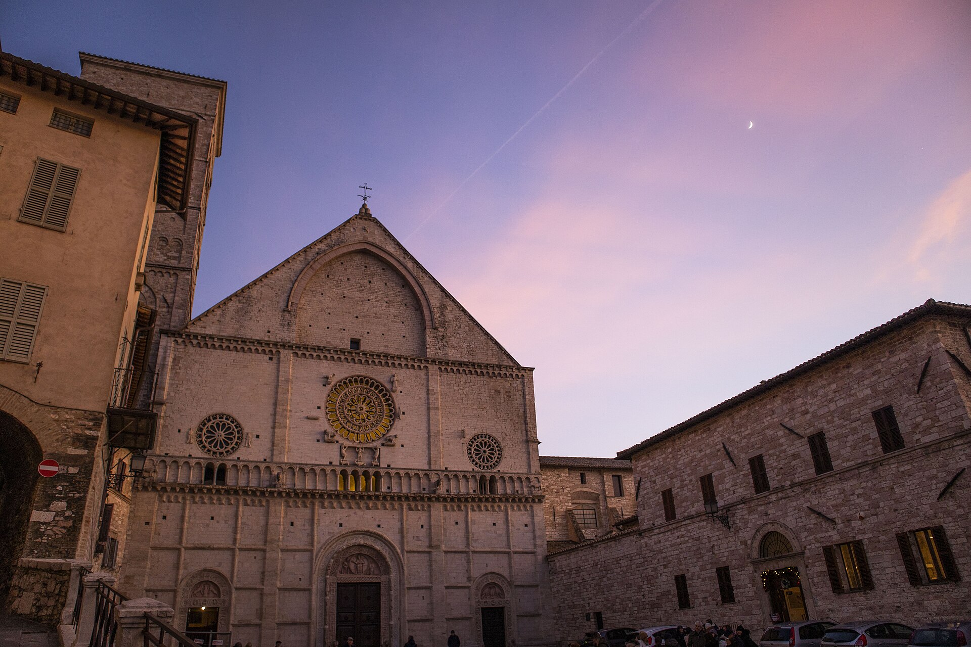 The Cathedral of San Rufino at sunset